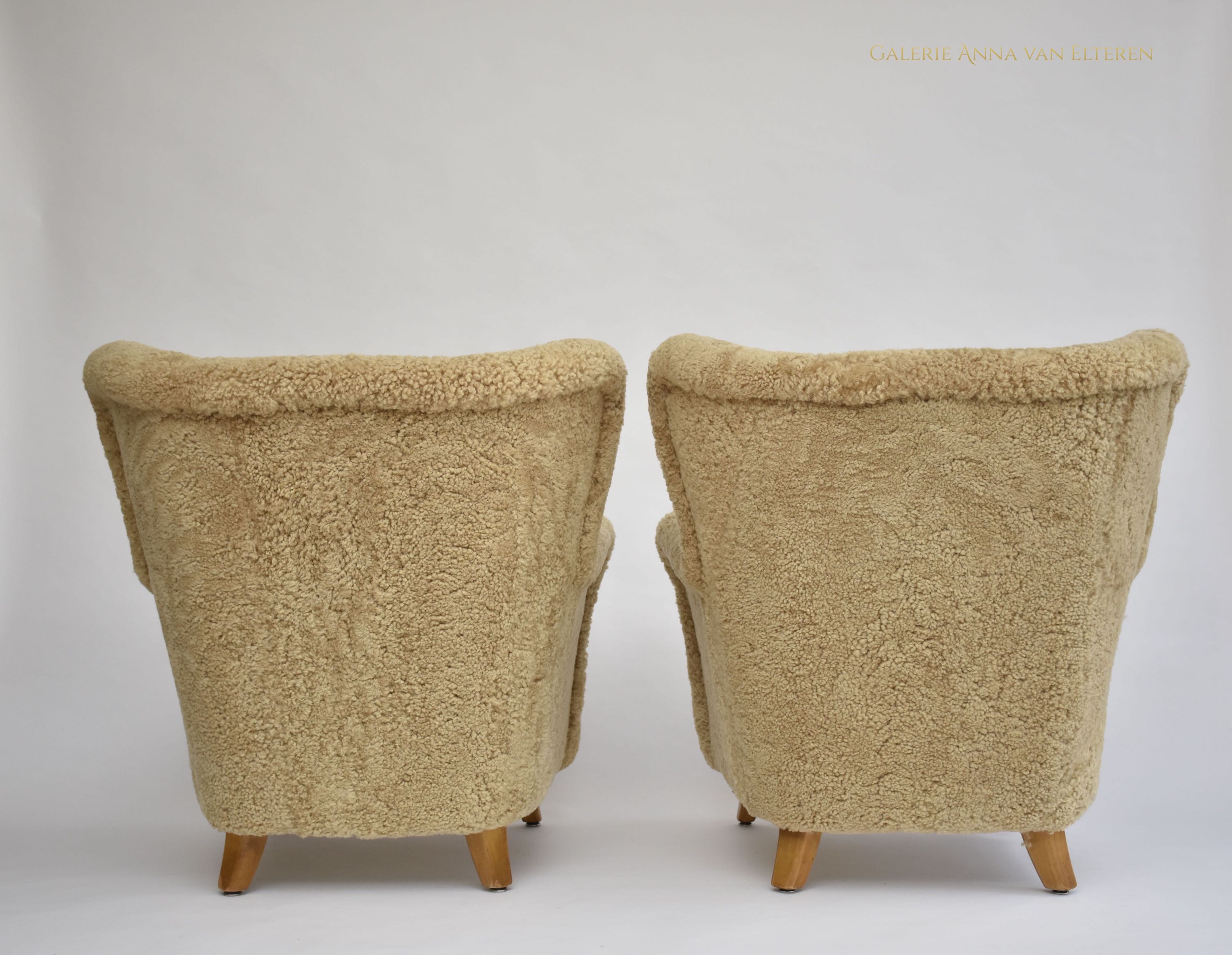 Pair of armchairs 'Laila' in honey sheepskin by Ilmari Lappalainen