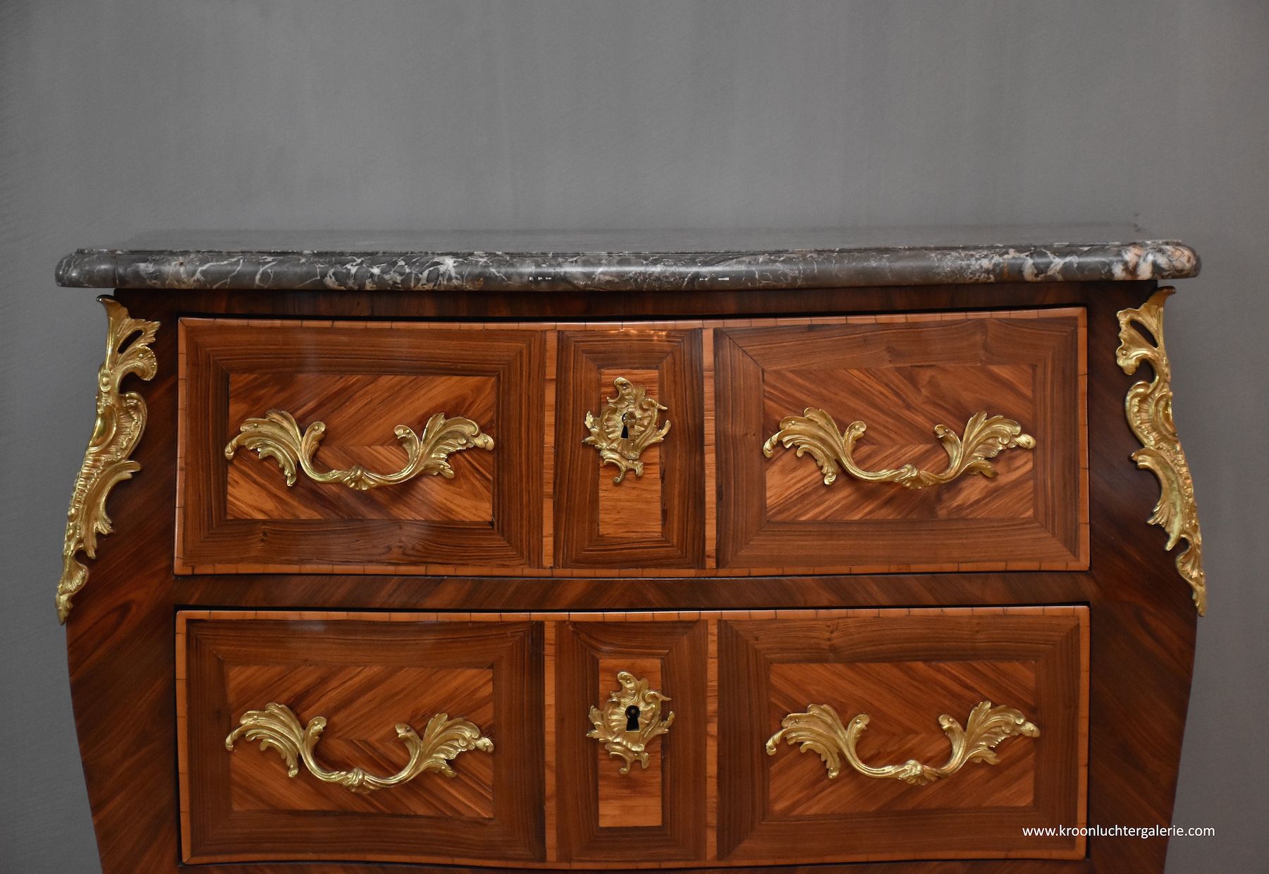 Franse Louis XV commode