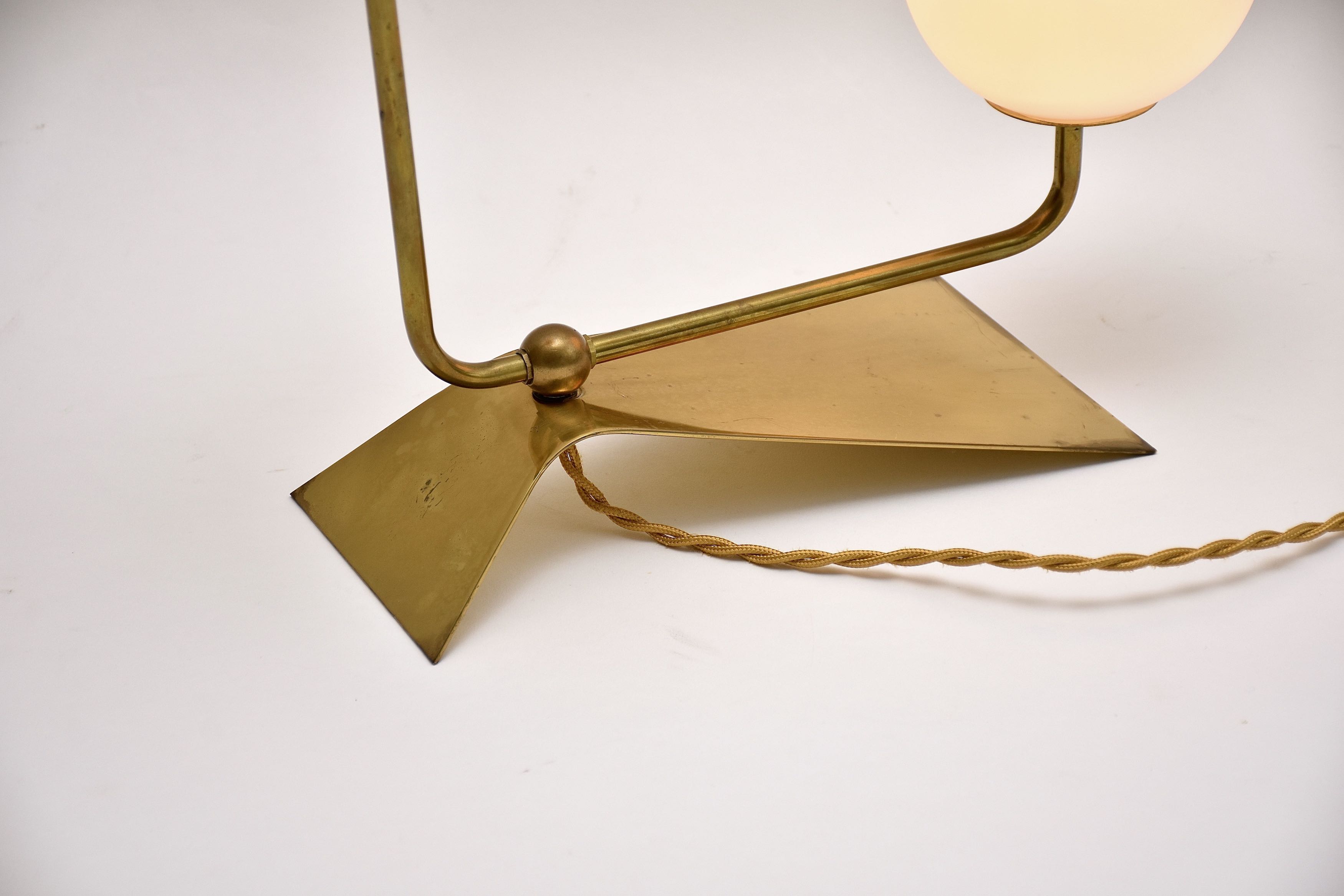 Mid-century Scandinavische messing en glas tafel/  bureaulamp