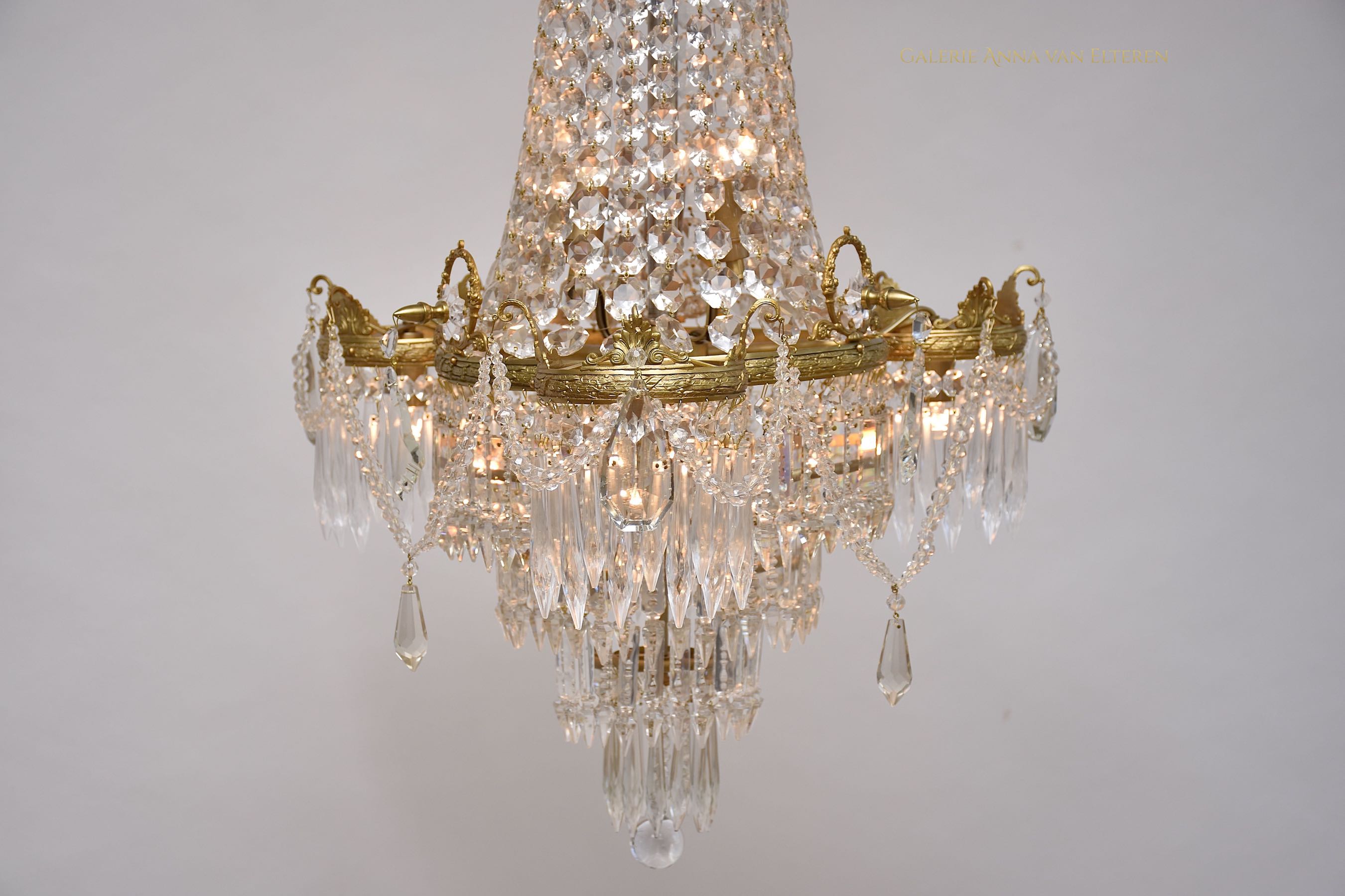 Antique French chandelier in the style of Louis XVI