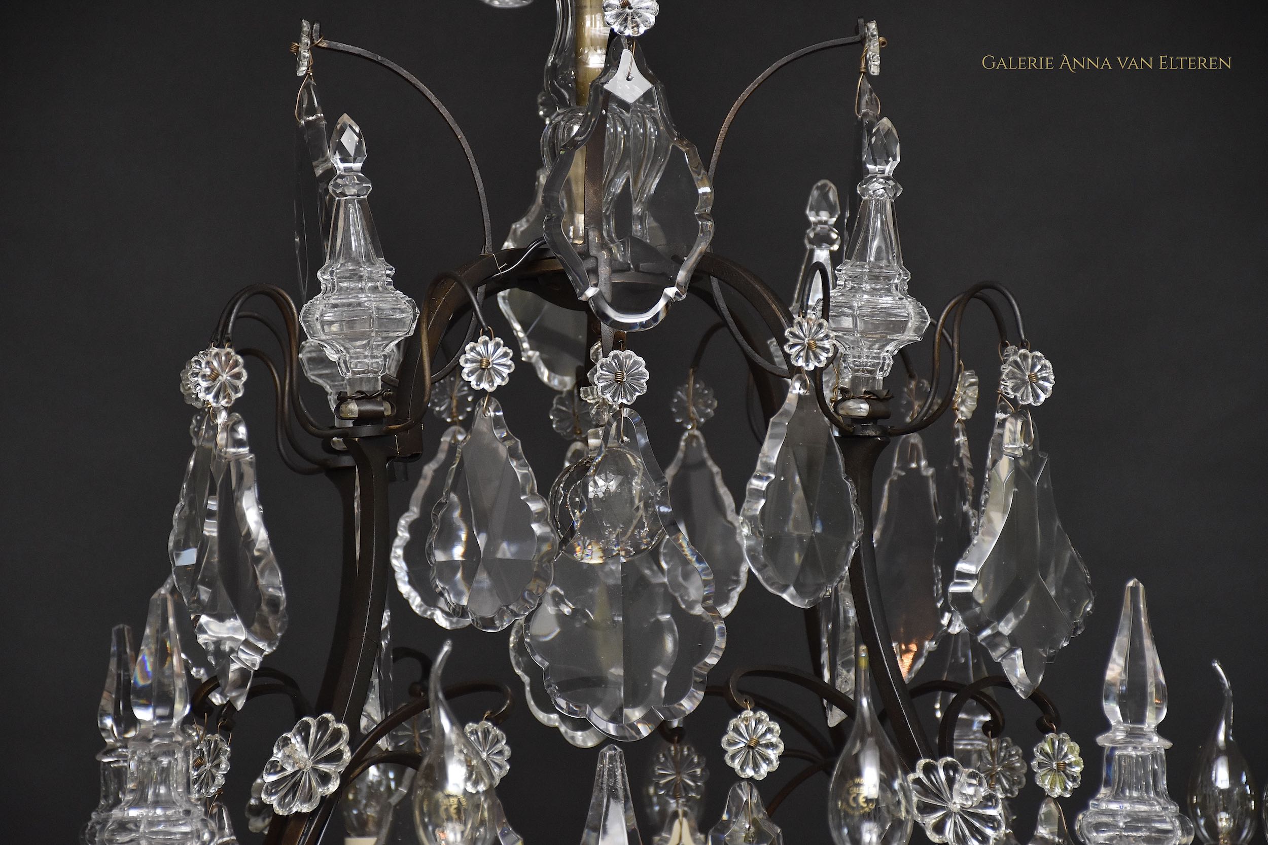 Bronze and Baccarat crystal French chandelier in the style of Louis XV