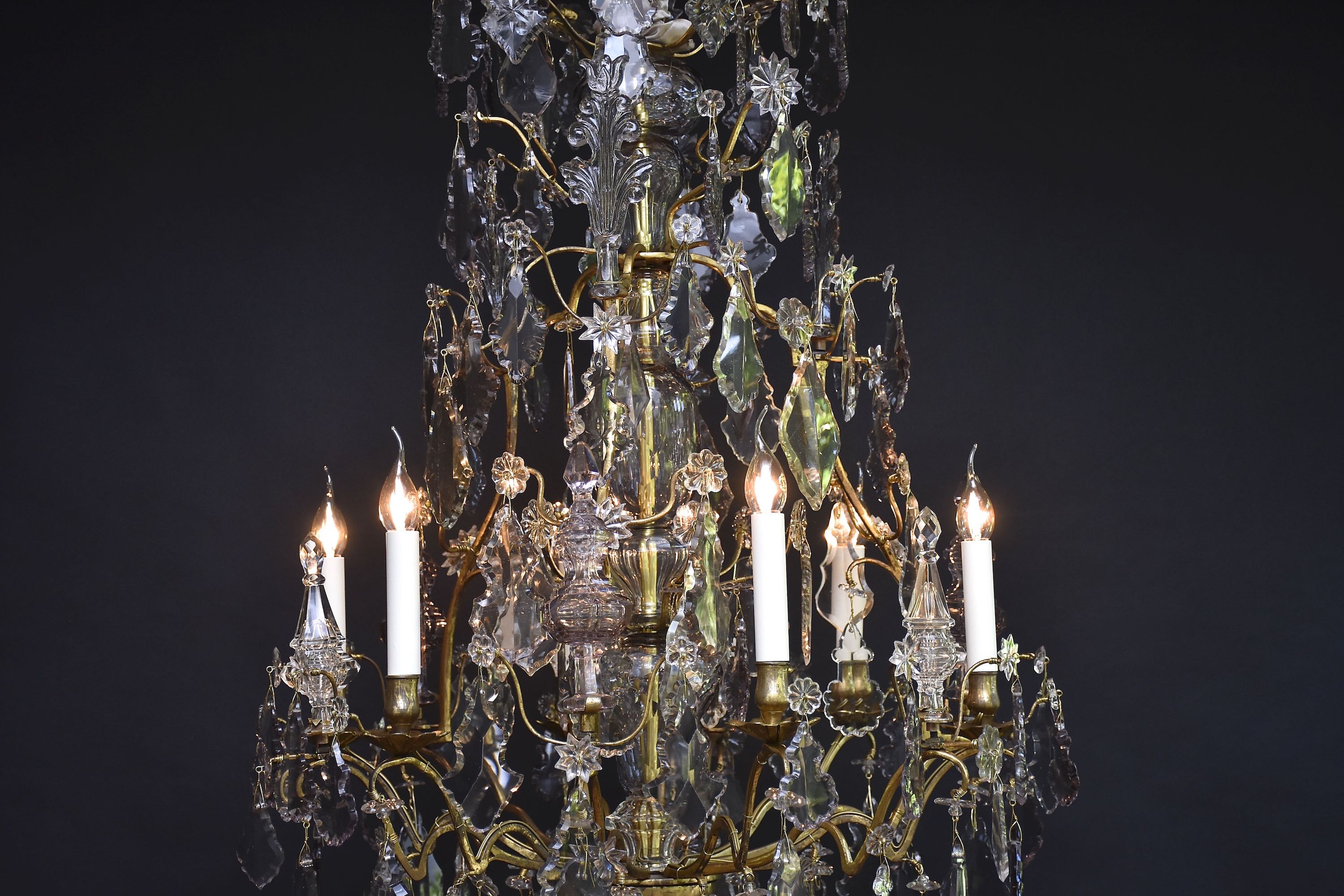 Antiker französischer Leuchter aus vergoldeter Bronze aus der Zeit Louis XV
