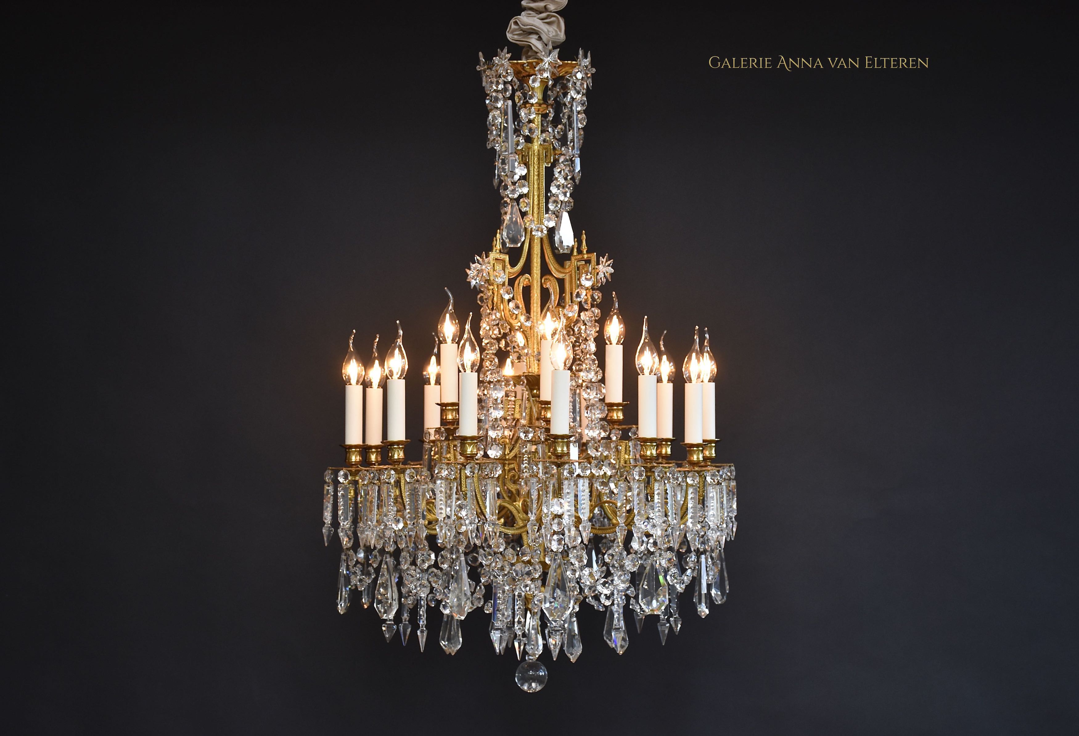 Antiker französischer Kronleuchter im Stil von Louis XVI