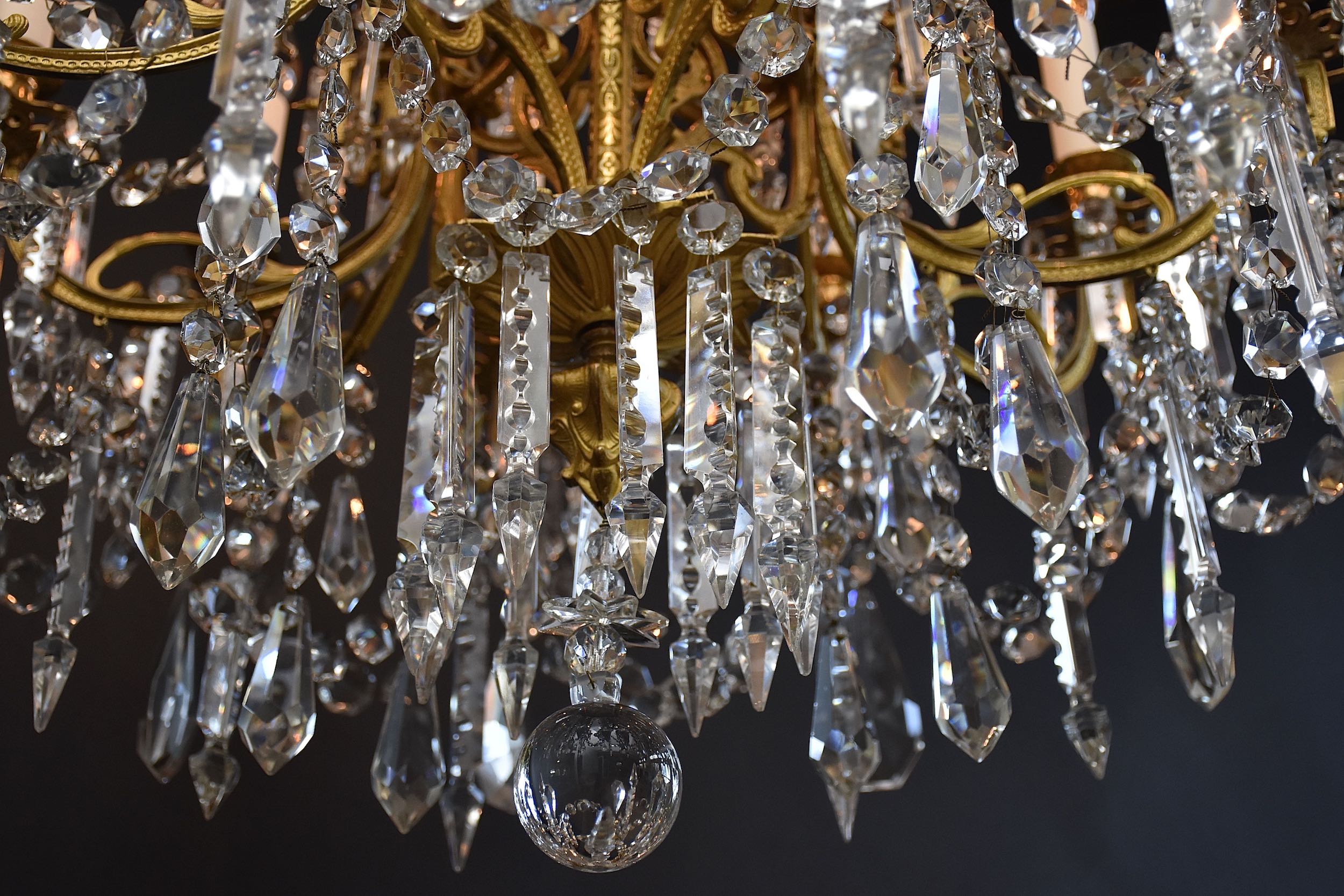 Antiker französischer Kronleuchter im Stil von Louis XVI