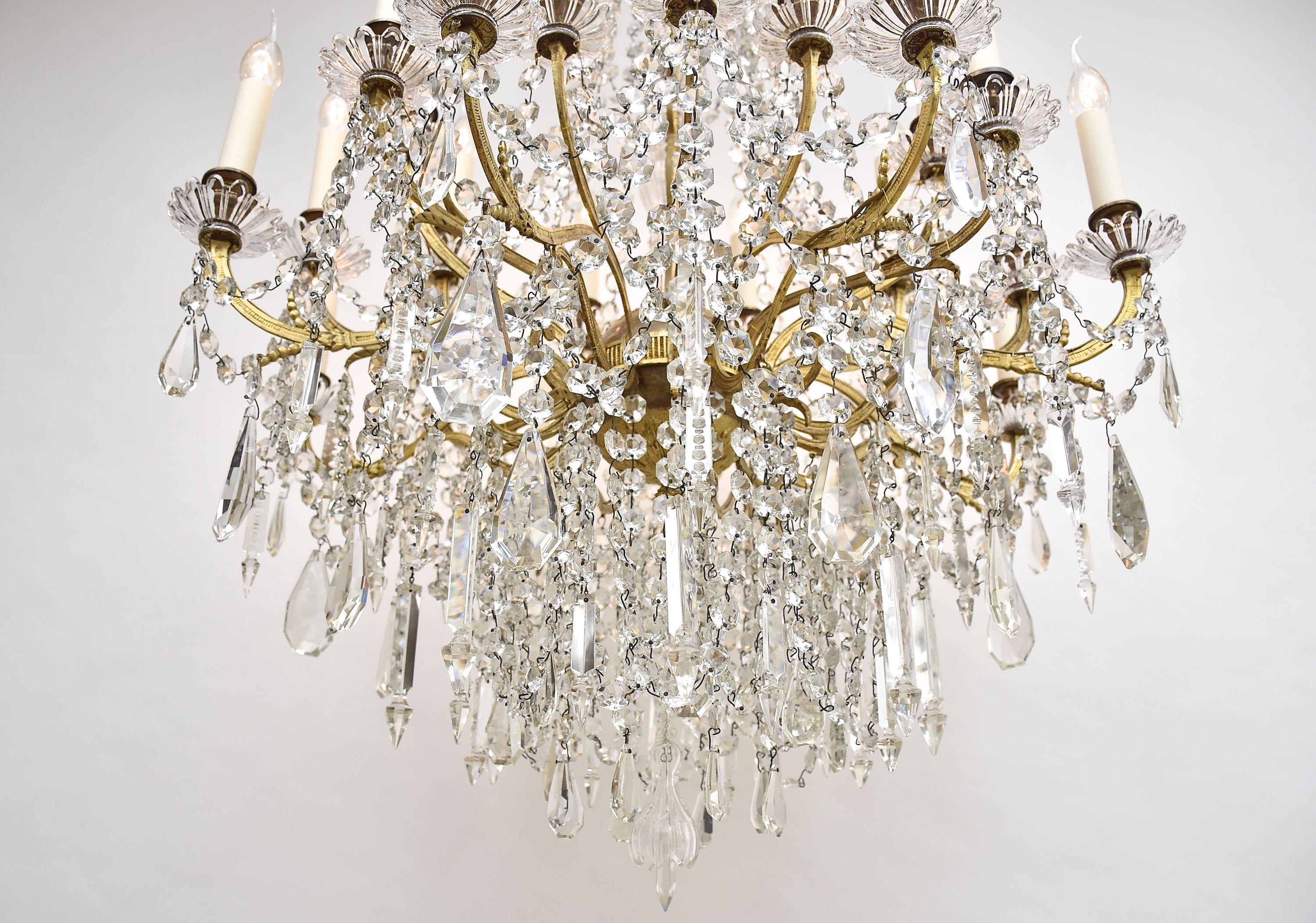 Grote Franse kristallen kroonluchter in stijl van Lodewijk XVI