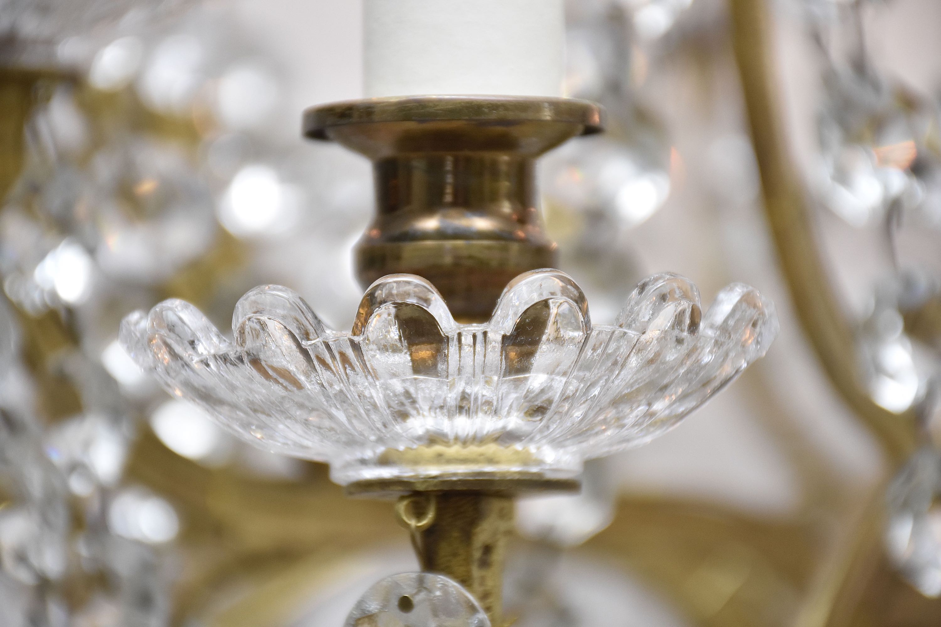 Grote Franse kristallen kroonluchter in stijl van Lodewijk XVI