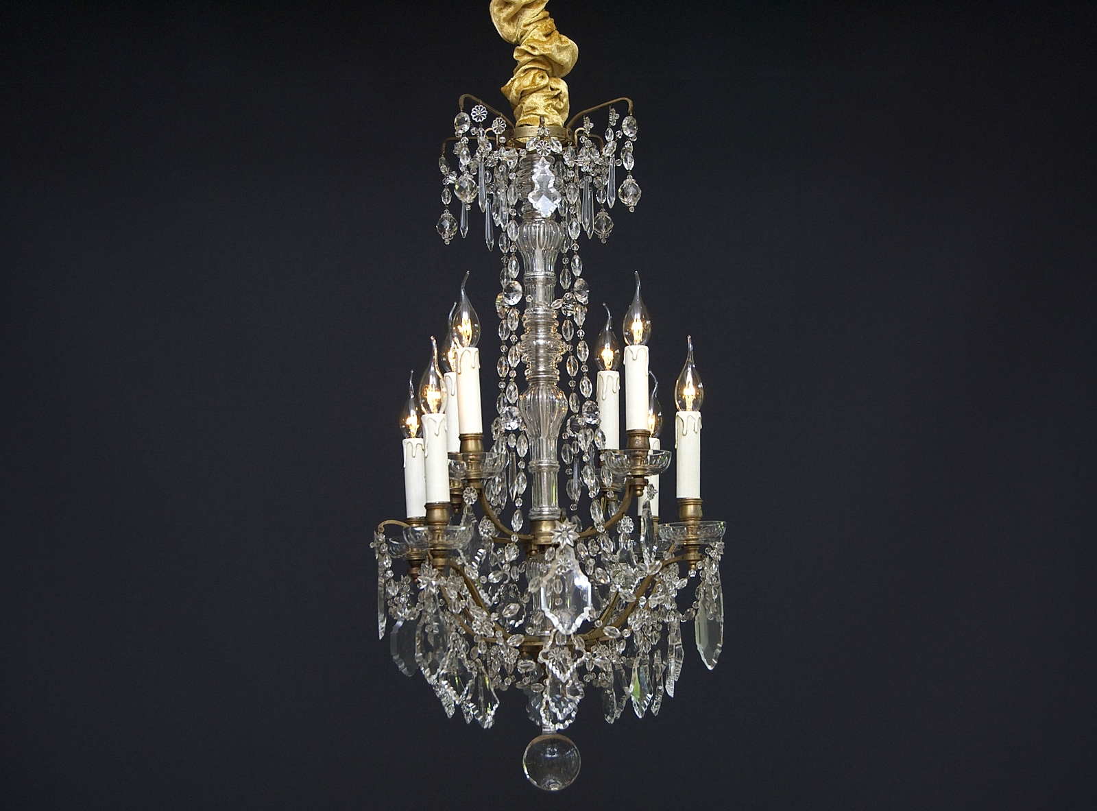 Antique French chandelier with 8 light