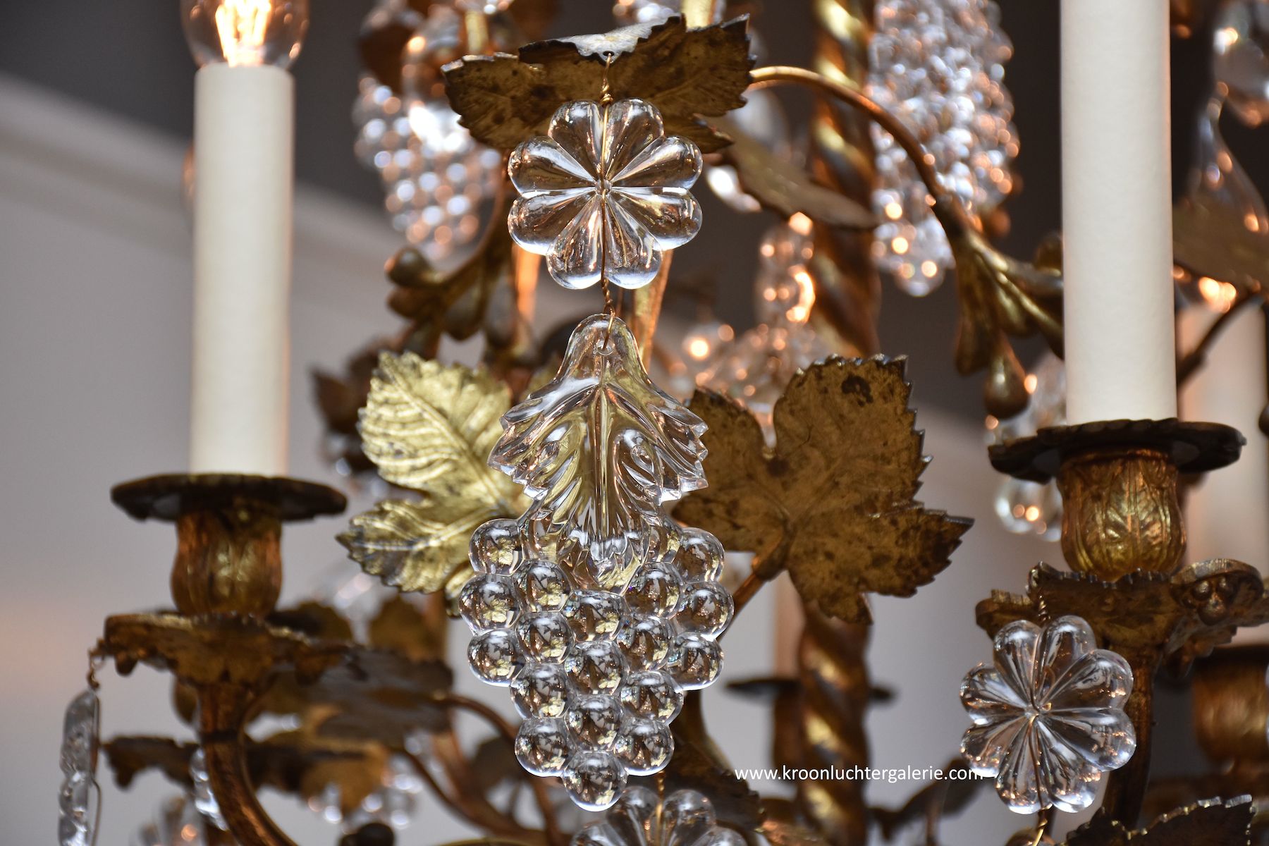 Gilt bronze French chandelier with 6 light