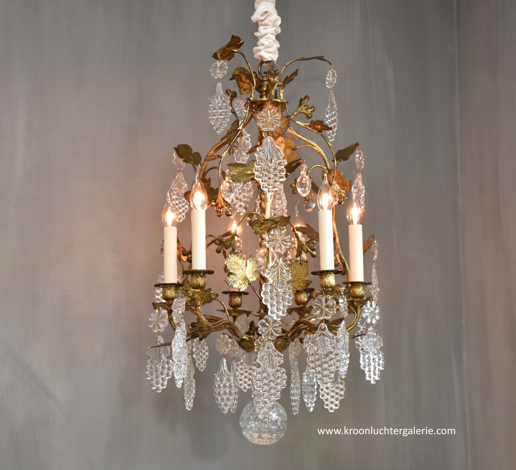 Gilt bronze French chandelier with 6 light