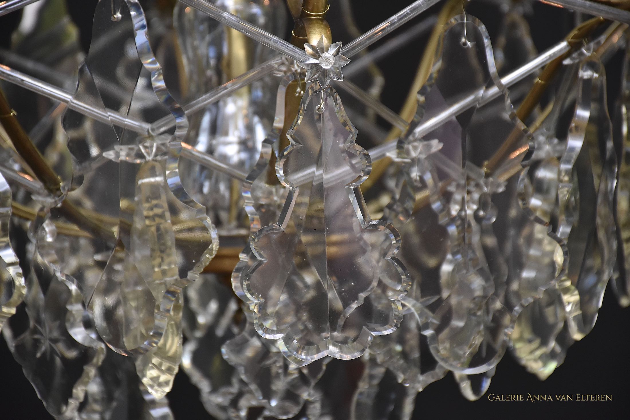 Antiker Kristall Leuchter im Rokoko Stil