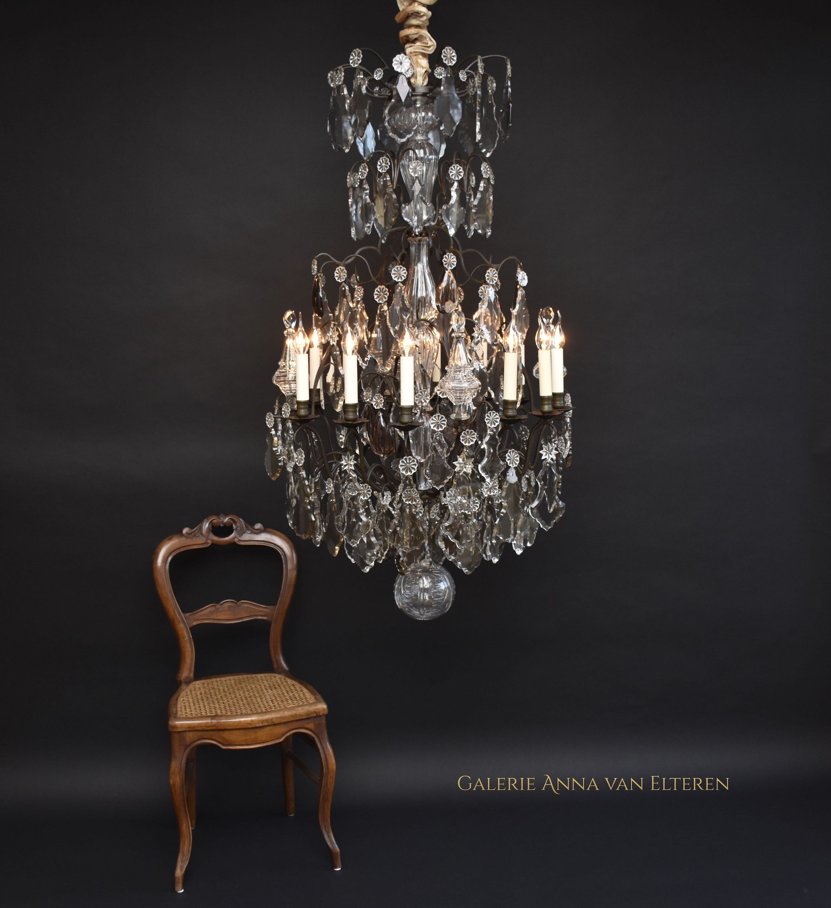 Large antique French chandelier in the style of Louis XV