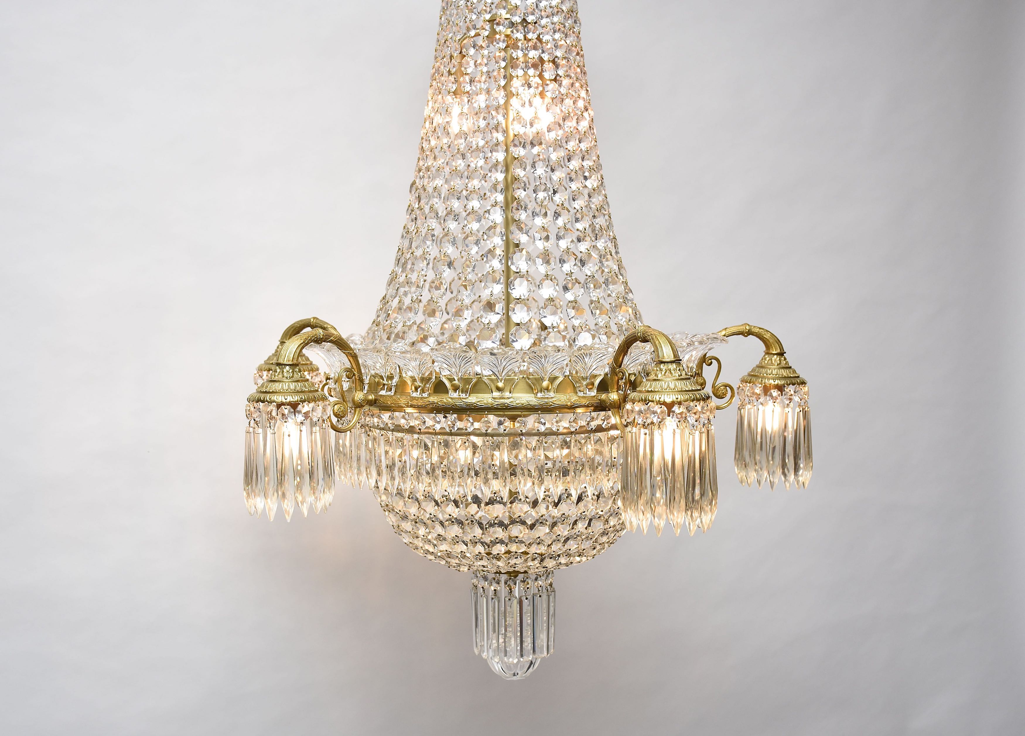 Antiker französischer Kronleuchter im Stil von Louis XVI