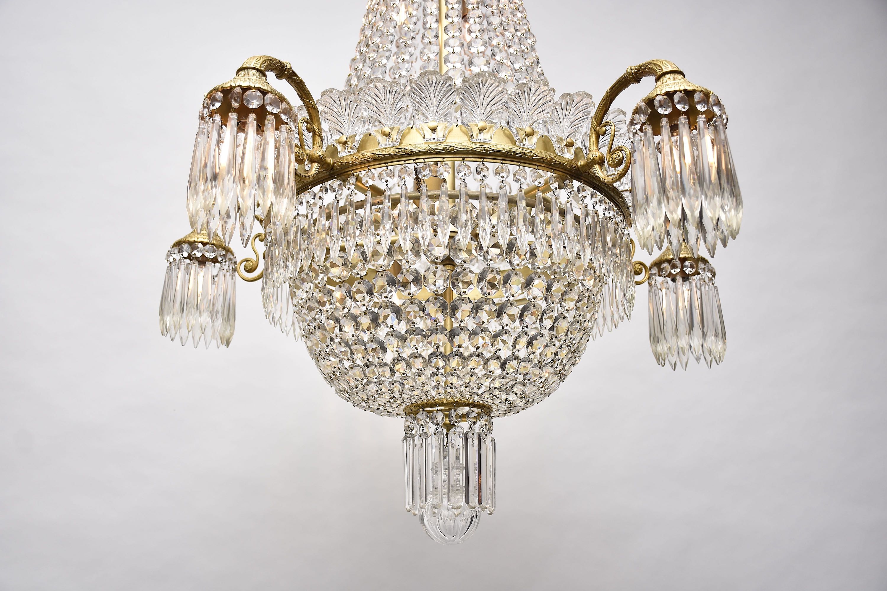 Antiker französischer Kronleuchter im Stil von Louis XVI