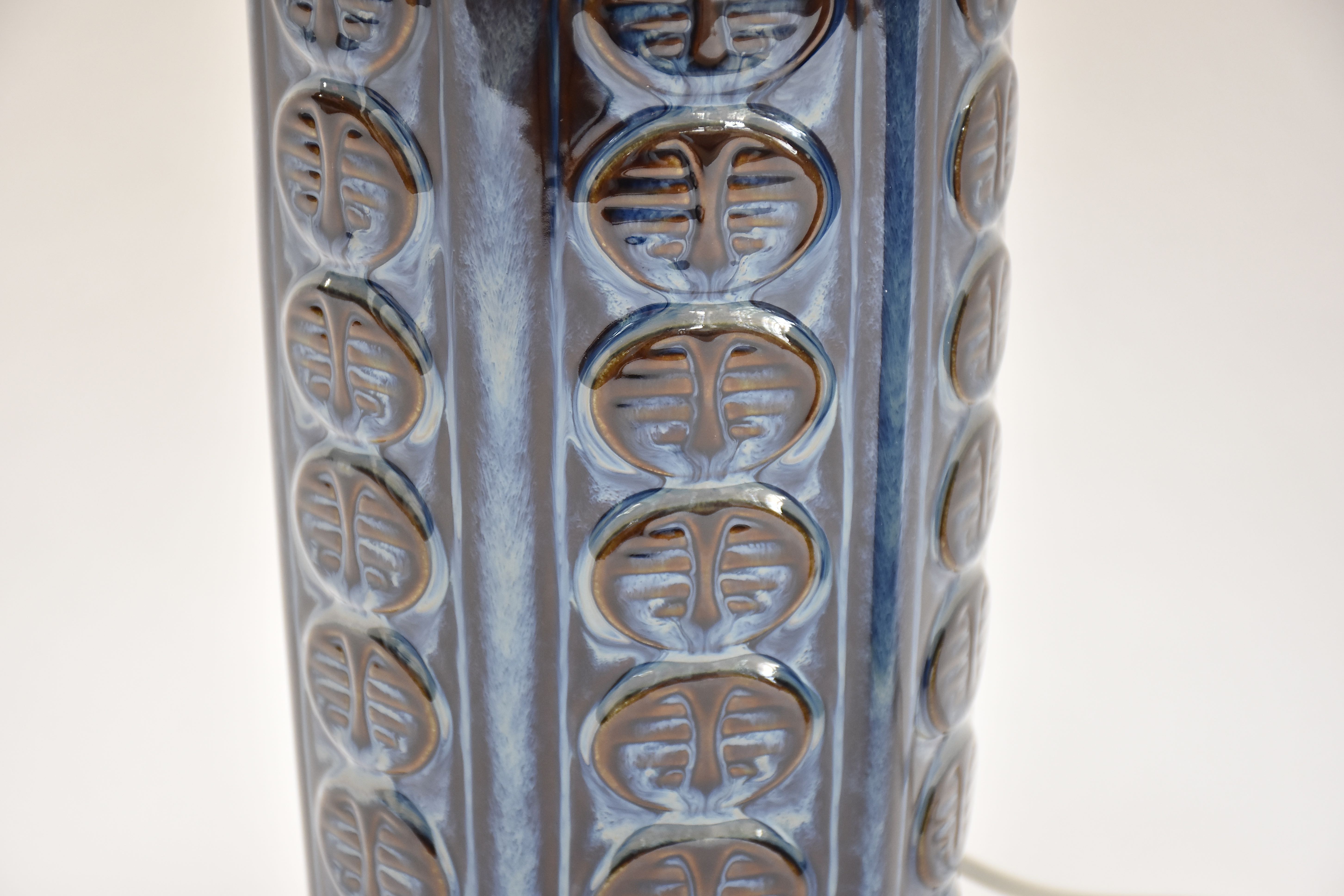 Een paar mid-century Deense keramische blauwe tafellampen van Einar Johansen